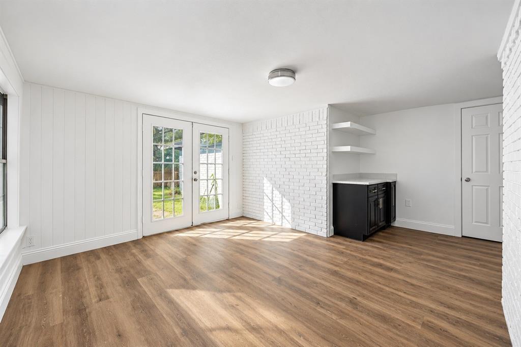 232 Highridge Drive, DeSoto, TX 75115