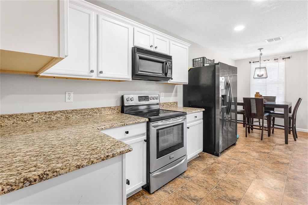 925 Brooks Drive, Cedar Hill, TX 75104