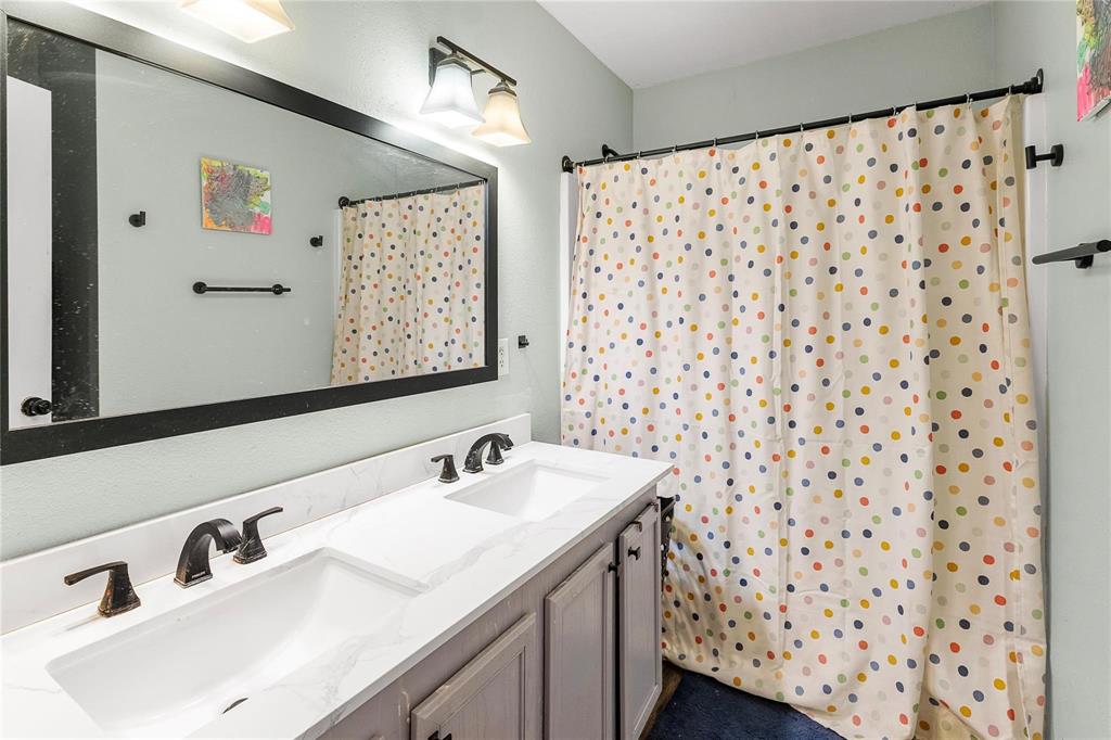 925 Brooks Drive, Cedar Hill, TX 75104