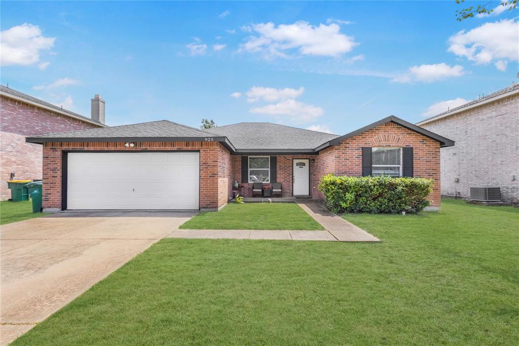 925 Brooks Drive, Cedar Hill, TX 75104