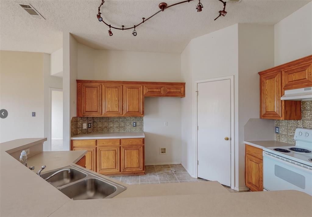 1720 Treasure Cay Drive, Mansfield, TX 76063
