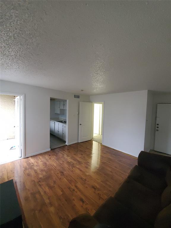 6050 Melody Lane, #215, Dallas, TX 75231