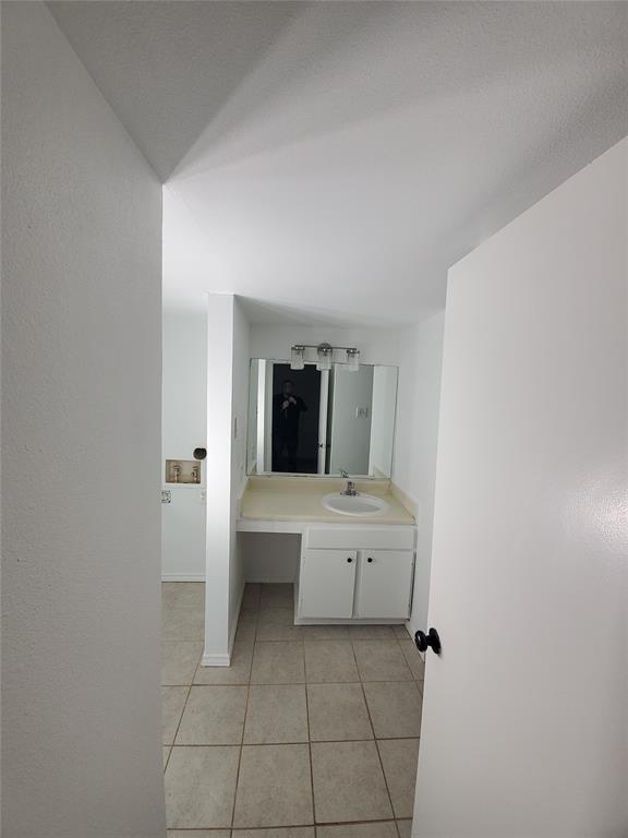 6050 Melody Lane, #215, Dallas, TX 75231