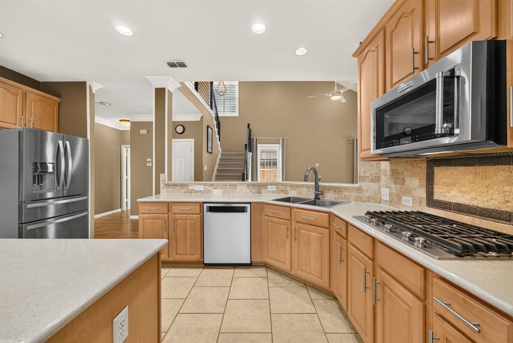 9817 Sota Grande Drive, Plano, TX 75025 9817 Sota Grande Drive, Plano, TX 75025