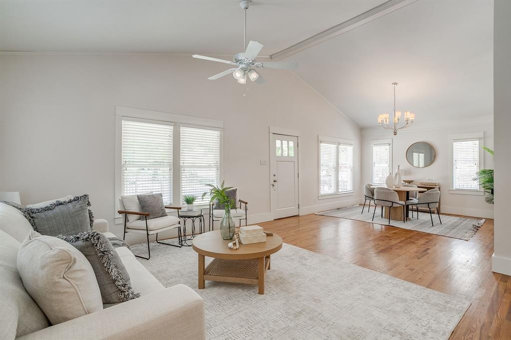 2700 College Avenue, Fort Worth, TX 76110