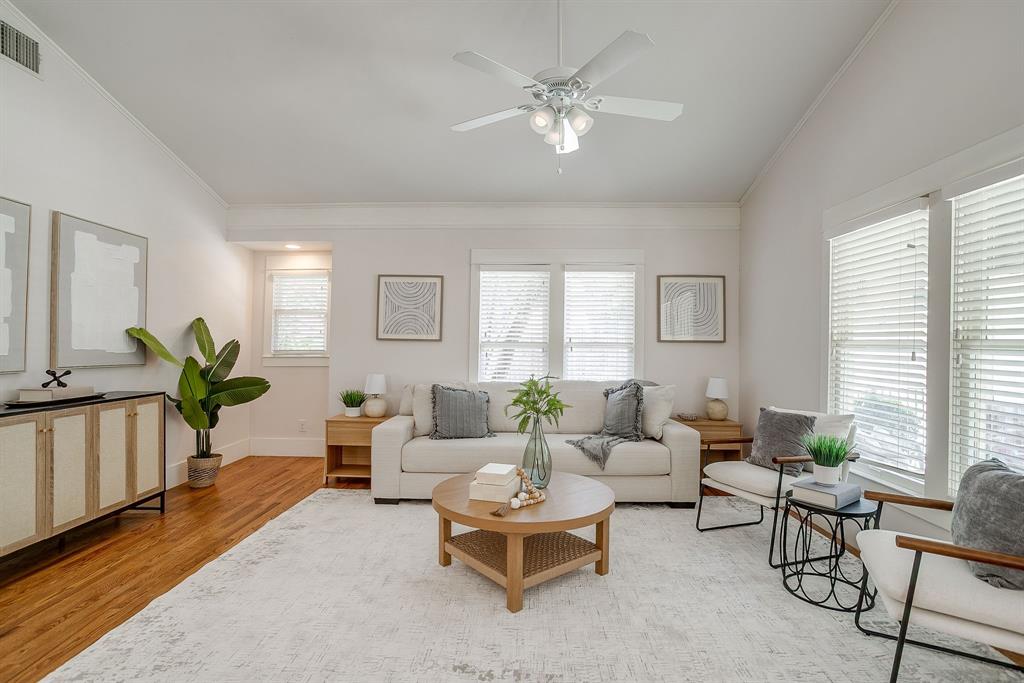 2700 College Avenue, Fort Worth, TX 76110
