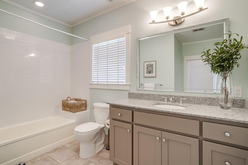 2700 College Avenue, Fort Worth, TX 76110