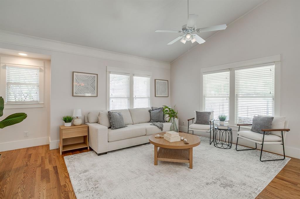 2700 College Avenue, Fort Worth, TX 76110