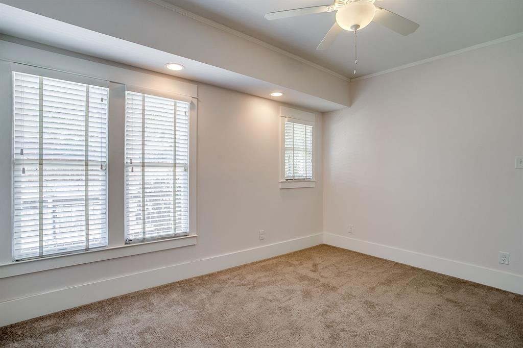 2700 College Avenue, Fort Worth, TX 76110