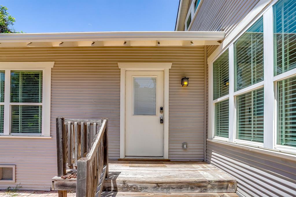 2700 College Avenue, Fort Worth, TX 76110