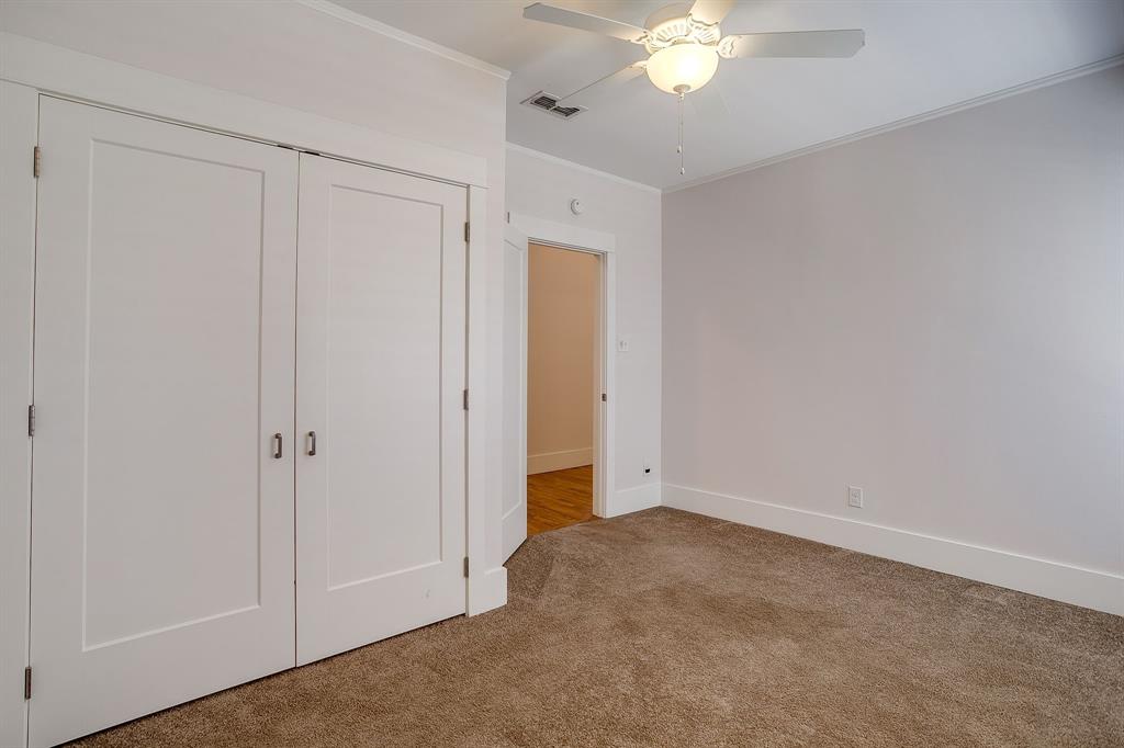 2700 College Avenue, Fort Worth, TX 76110