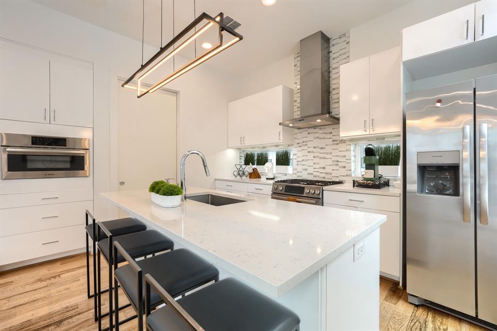 320 Mathey Court, Dallas, TX 75208
