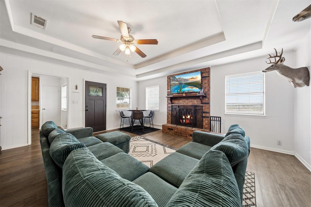 369 Odom Road, Avalon, TX 76623