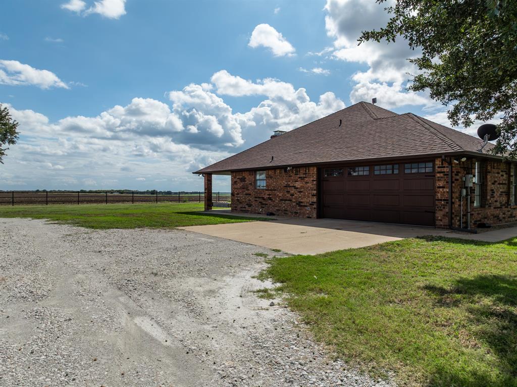 369 Odom Road, Avalon, TX 76623