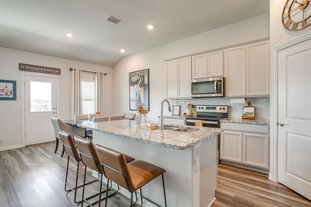 2716 Andesite Lane, Fort Worth, TX 76108