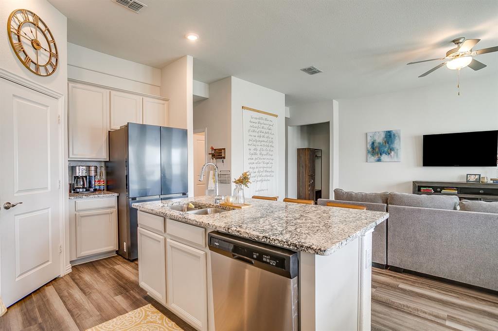 2716 Andesite Lane, Fort Worth, TX 76108