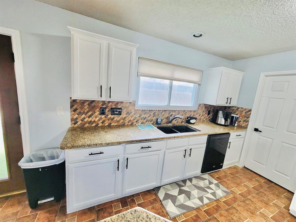 7406 Armstrong Lane, Rowlett, TX 75089