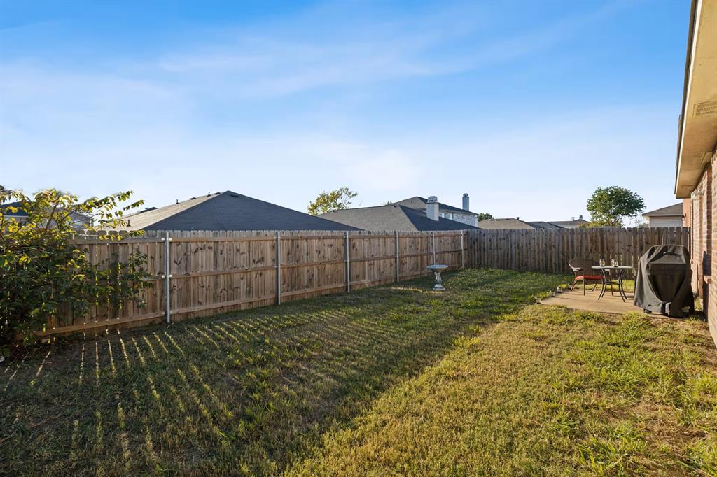 205 Crystalwood Drive, Mesquite, TX 75149