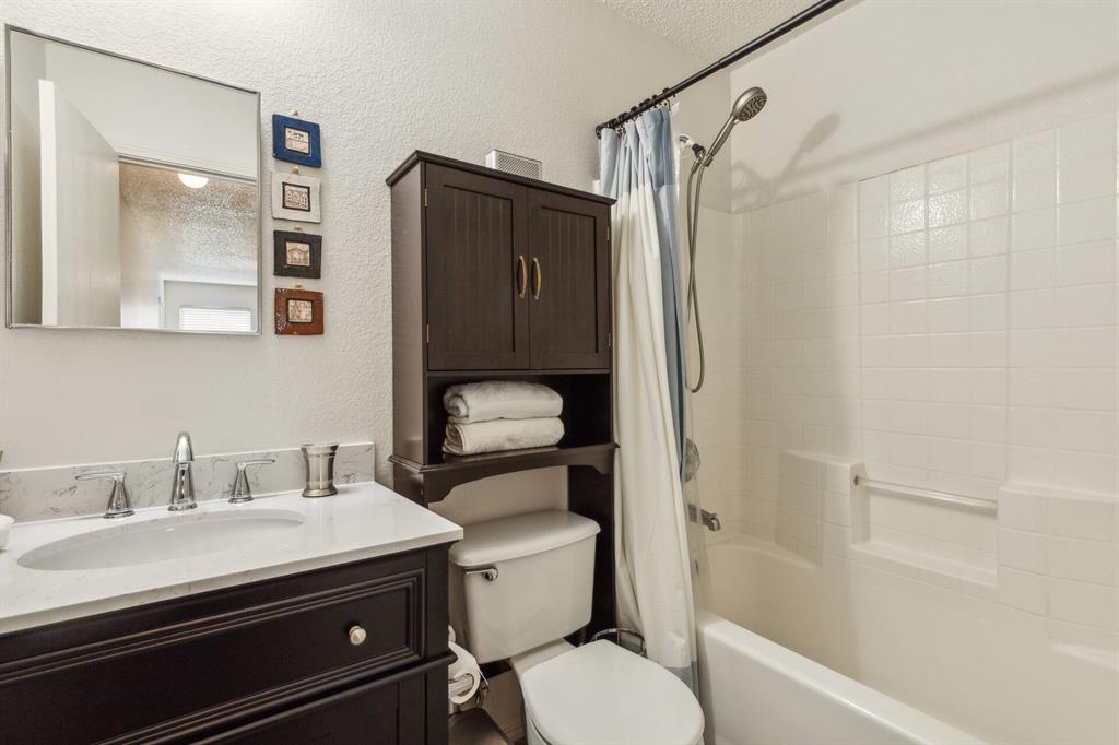 205 Crystalwood Drive, Mesquite, TX 75149