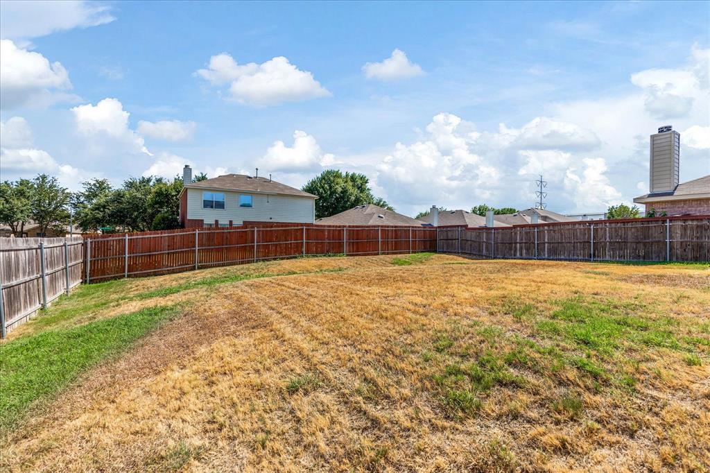 1047 Stream Drive, Grand Prairie, TX 75052