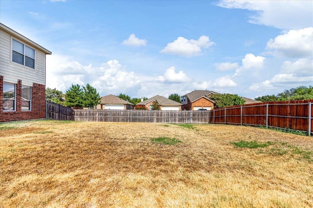 1047 Stream Drive, Grand Prairie, TX 75052