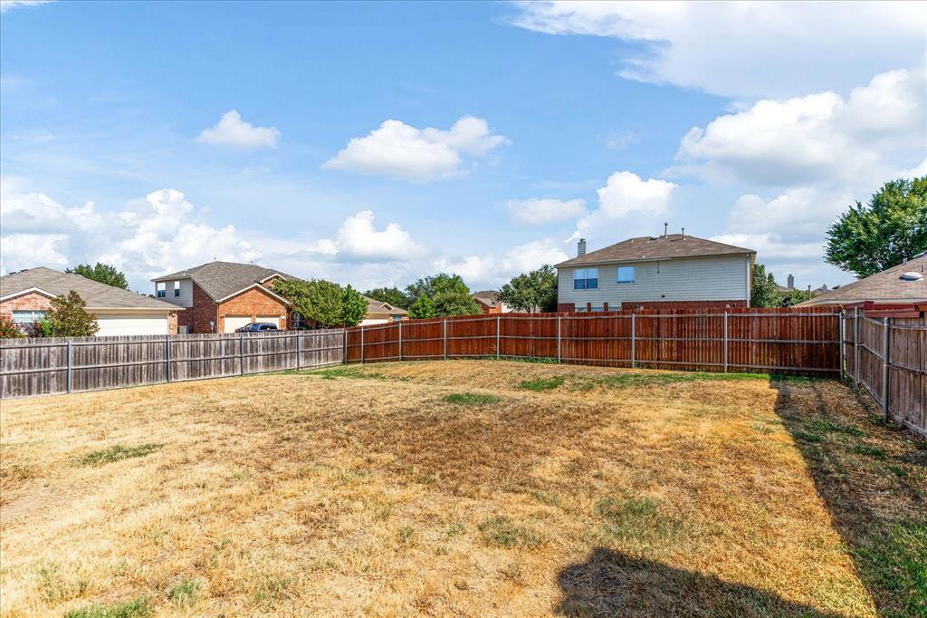 1047 Stream Drive, Grand Prairie, TX 75052
