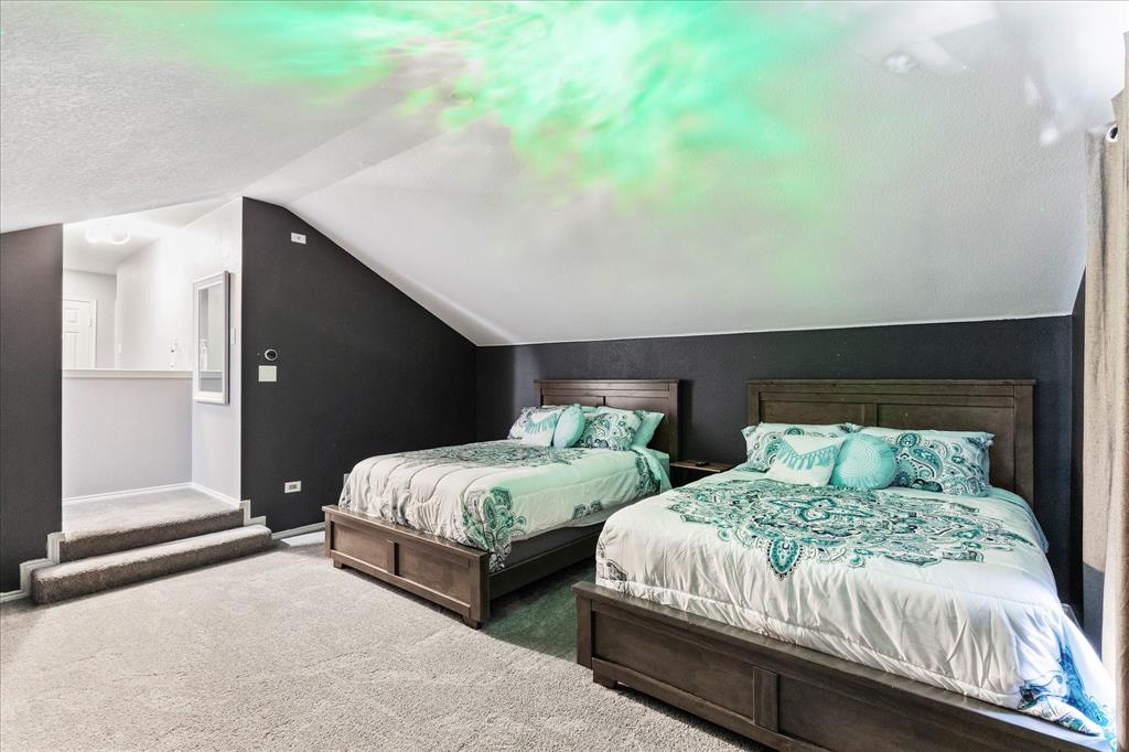 1047 Stream Drive, Grand Prairie, TX 75052