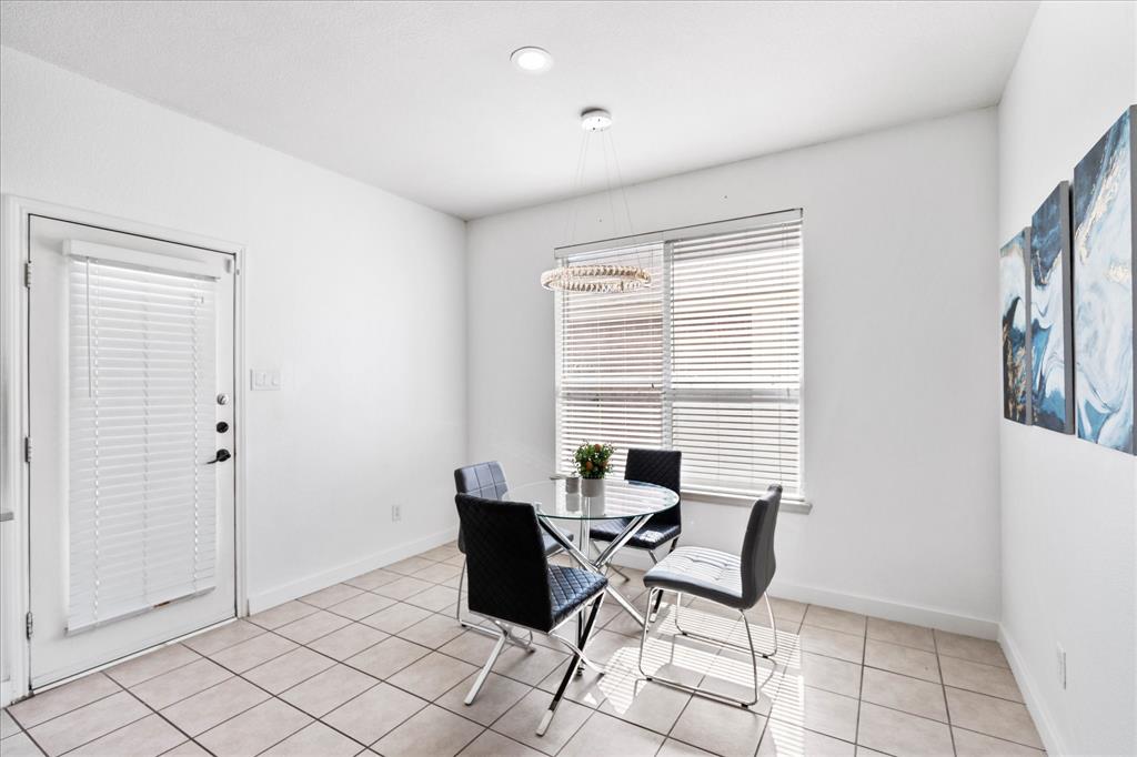 1047 Stream Drive, Grand Prairie, TX 75052