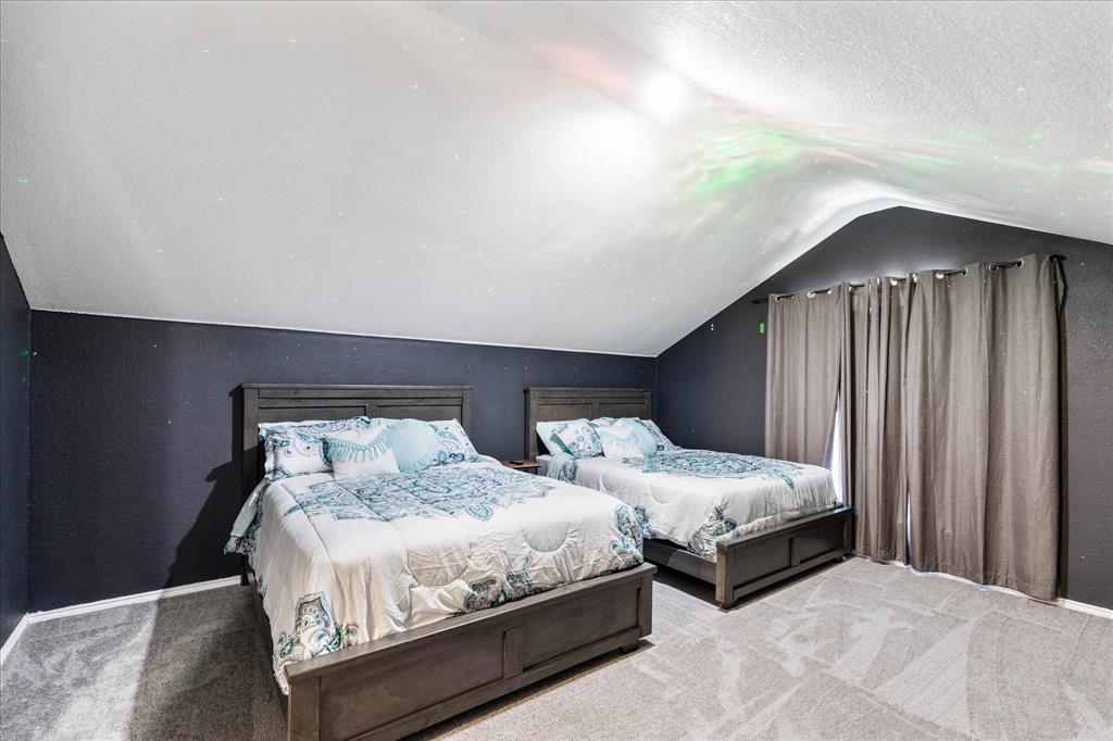 1047 Stream Drive, Grand Prairie, TX 75052