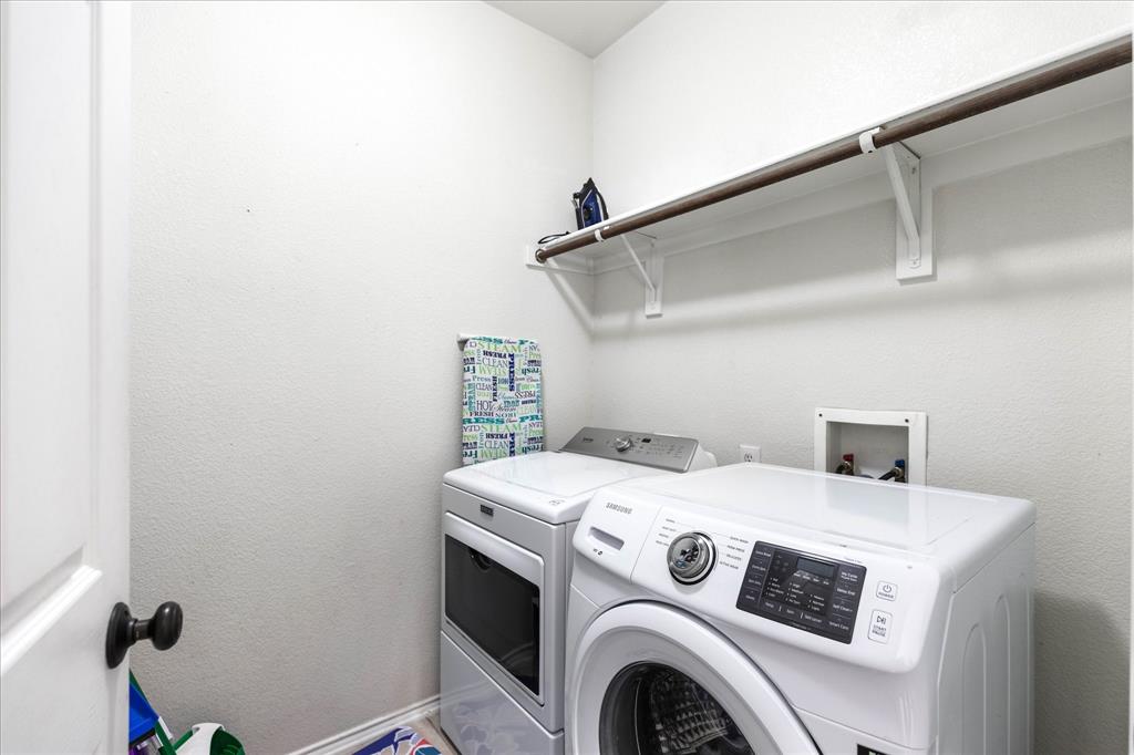1047 Stream Drive, Grand Prairie, TX 75052