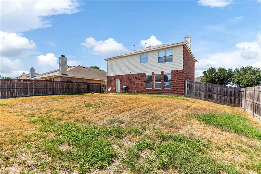 1047 Stream Drive, Grand Prairie, TX 75052