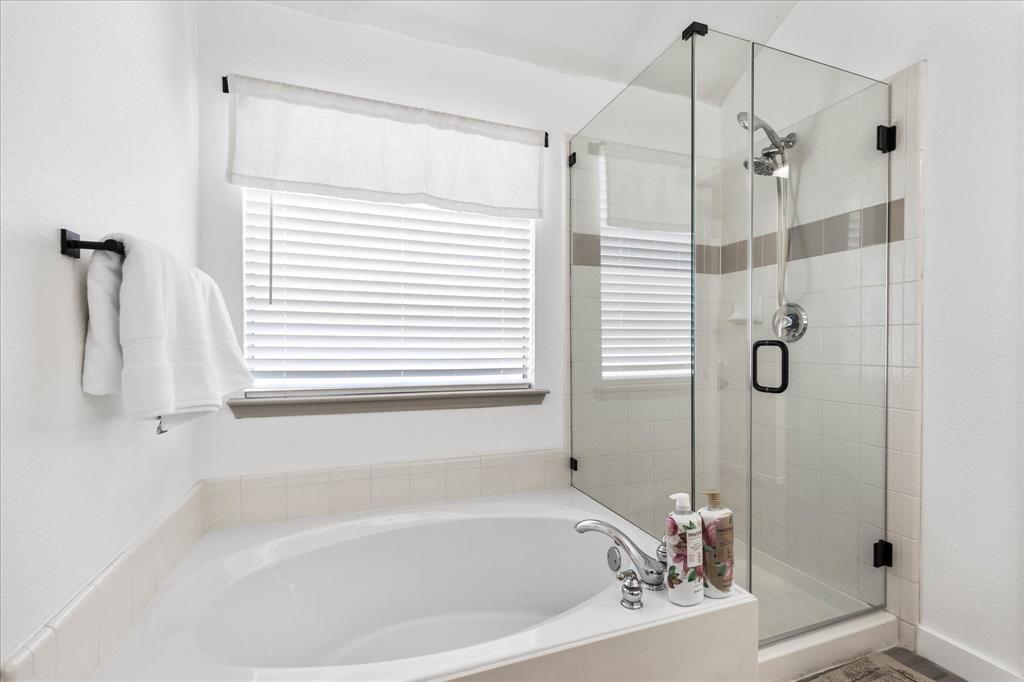 1047 Stream Drive, Grand Prairie, TX 75052
