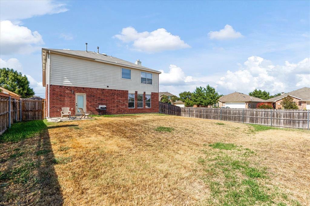 1047 Stream Drive, Grand Prairie, TX 75052