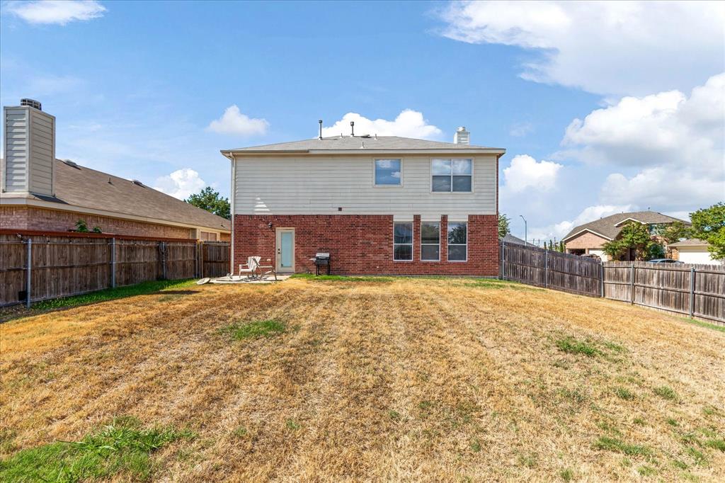 1047 Stream Drive, Grand Prairie, TX 75052