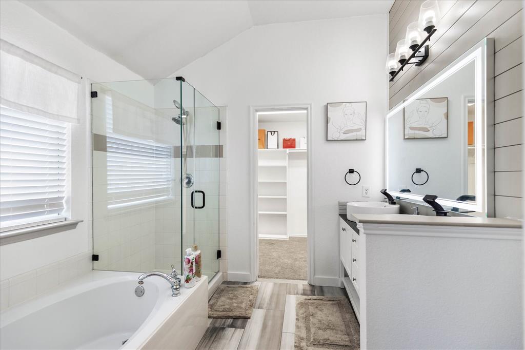 1047 Stream Drive, Grand Prairie, TX 75052