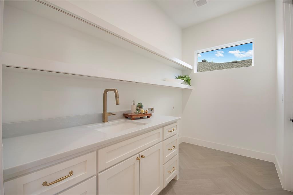 6632 Lockheed Avenue, Dallas, TX 75209