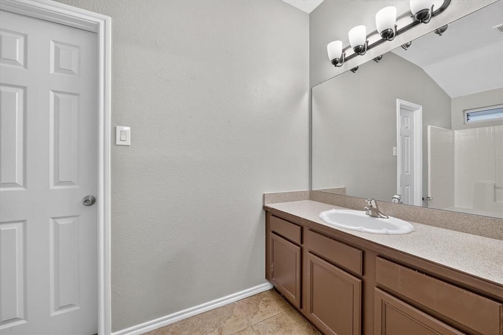 8809 Highland Orchard Drive, Fort Worth, TX 76179