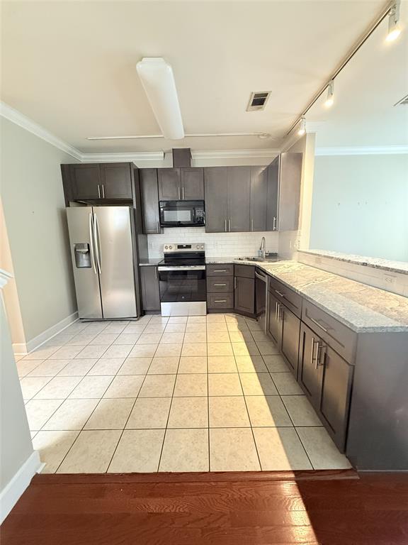 911 Spring Valley Plaza, Richardson, TX 75080 911 Spring Valley Plaza, Richardson, TX 75080