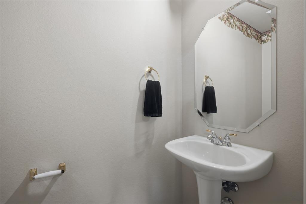9006 Hogan Drive, Rowlett, TX 75089