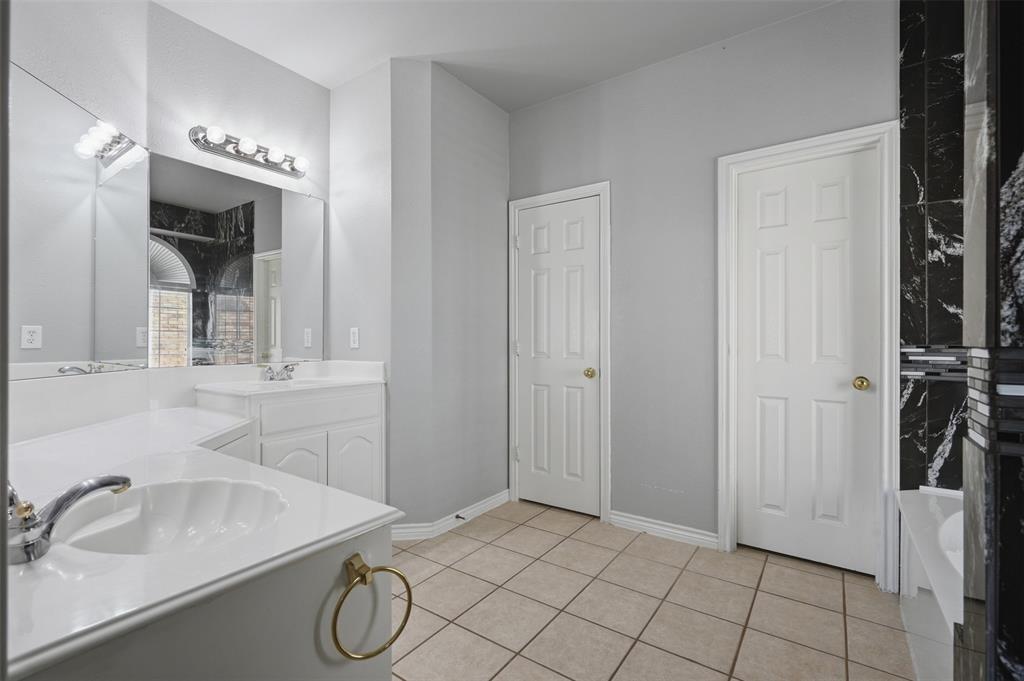 9006 Hogan Drive, Rowlett, TX 75089