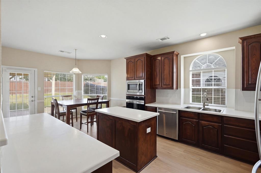 9006 Hogan Drive, Rowlett, TX 75089