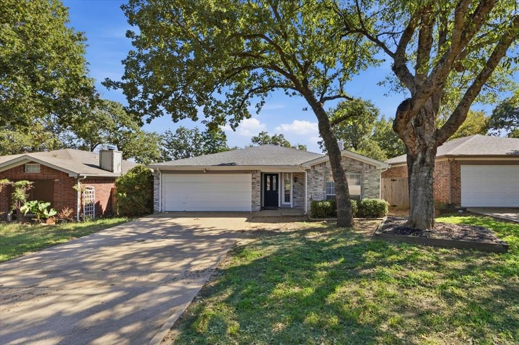 1211 Glen Creek Drive, Mansfield, TX 76063