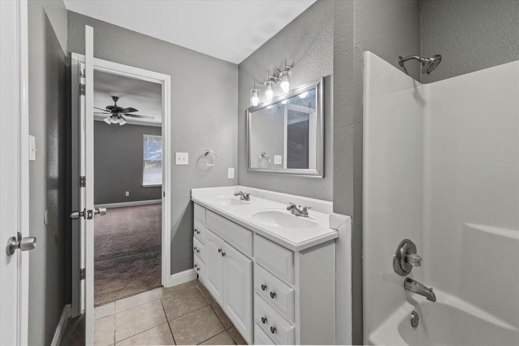 1211 Glen Creek Drive, Mansfield, TX 76063