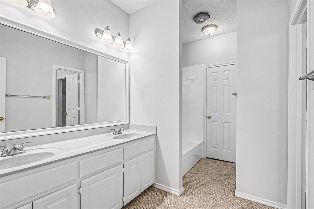 2880 Inniswood Circle, Arlington, TX 76015