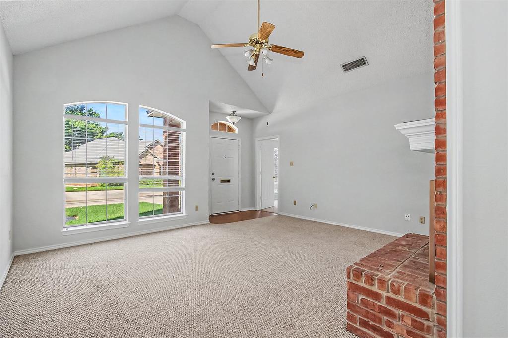 2880 Inniswood Circle, Arlington, TX 76015