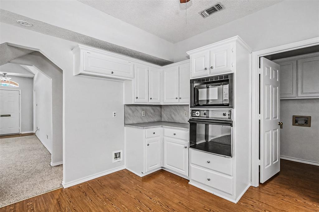 2880 Inniswood Circle, Arlington, TX 76015