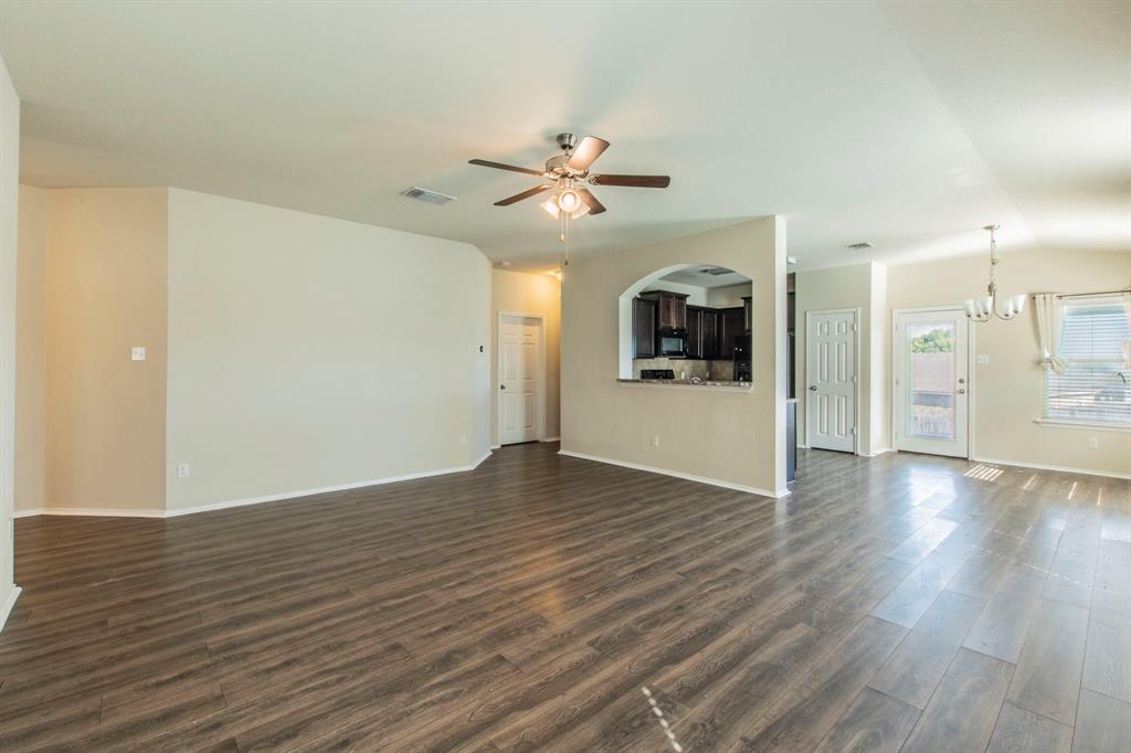 308 Chrislyn Street, Troy, TX 76579