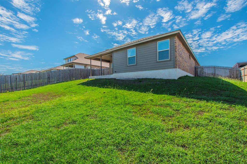 308 Chrislyn Street, Troy, TX 76579