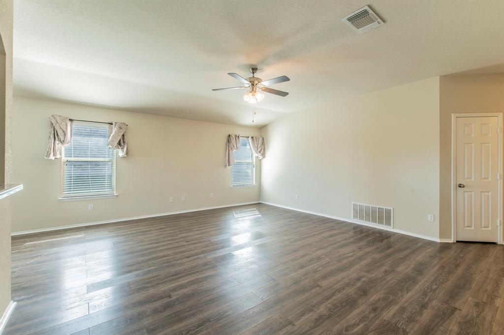 308 Chrislyn Street, Troy, TX 76579
