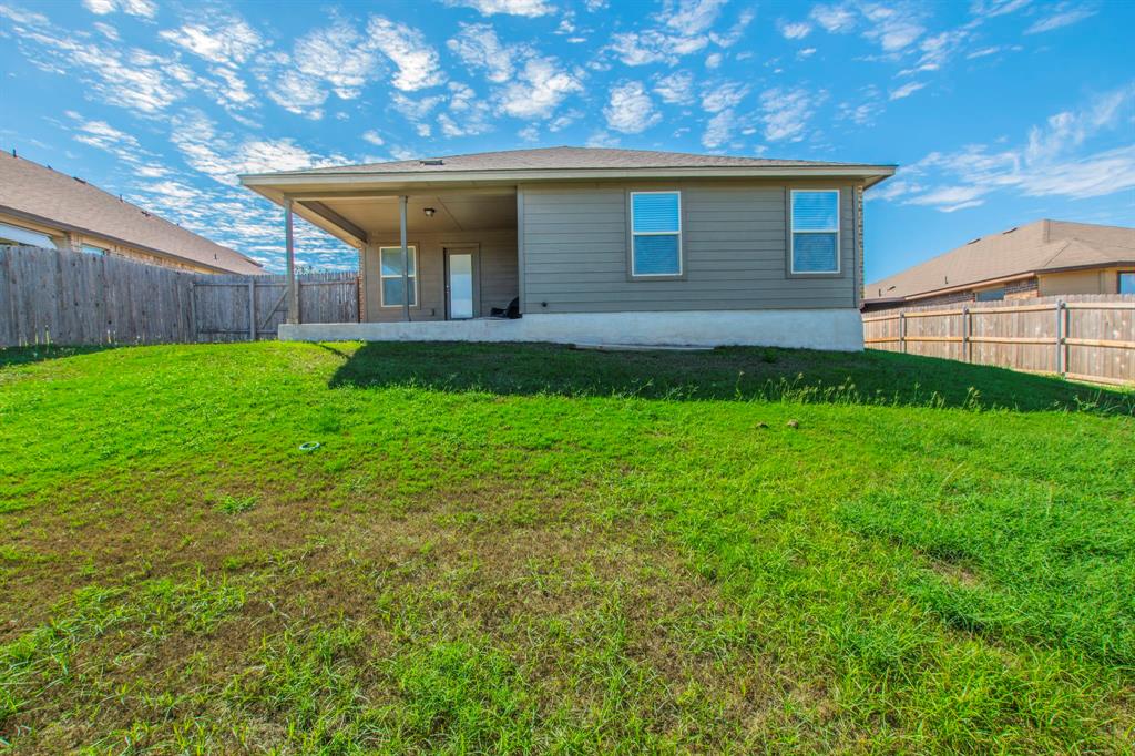 308 Chrislyn Street, Troy, TX 76579